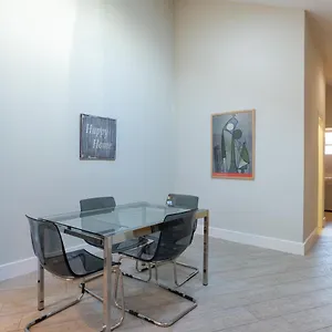 https://urbe10-angel-suites-apartment-4b.es-andalucia.com