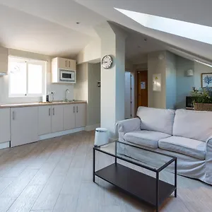 https://urbe10-angel-suites-duplex-2-bedrooms-4c.es-andalucia.com